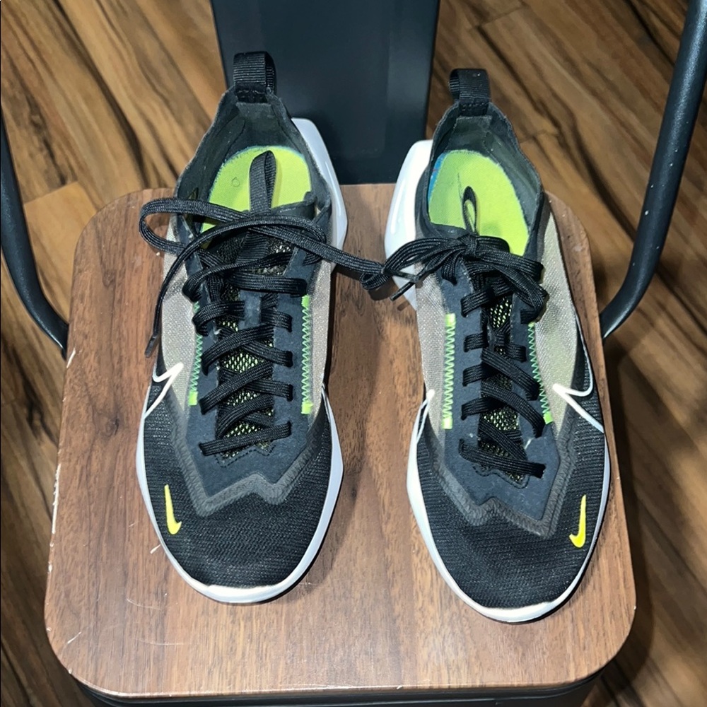 Nike Woman’s Black and Yellow Athletic Shoes